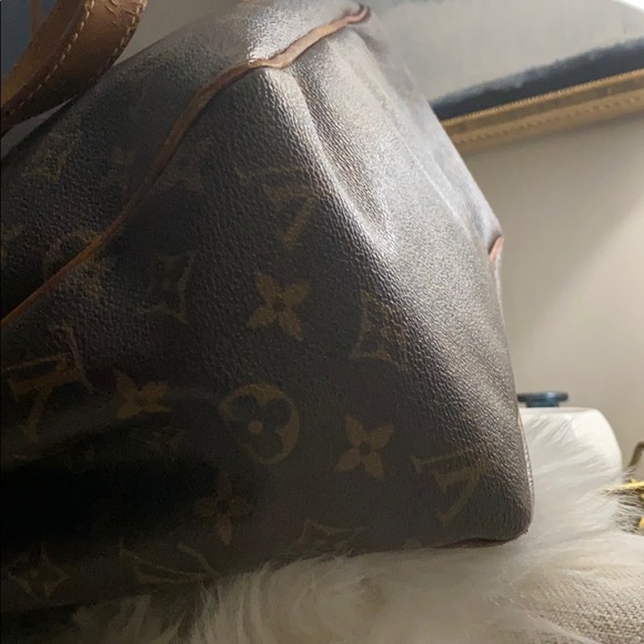 Louis Vuitton Batignolles Vertical Large Tote Bag - Picture 15 of 16